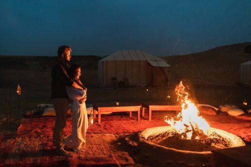 Lagerfeuer, Glamping, Sahara Marokko Shutterstock 1656254995